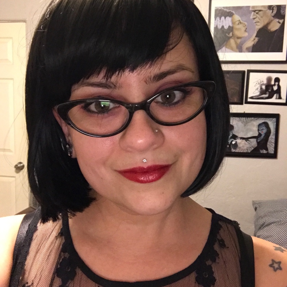 Meet your Posher, Elizabeth